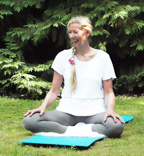 Yoga met Yvonne tijdens de zomer retraite
